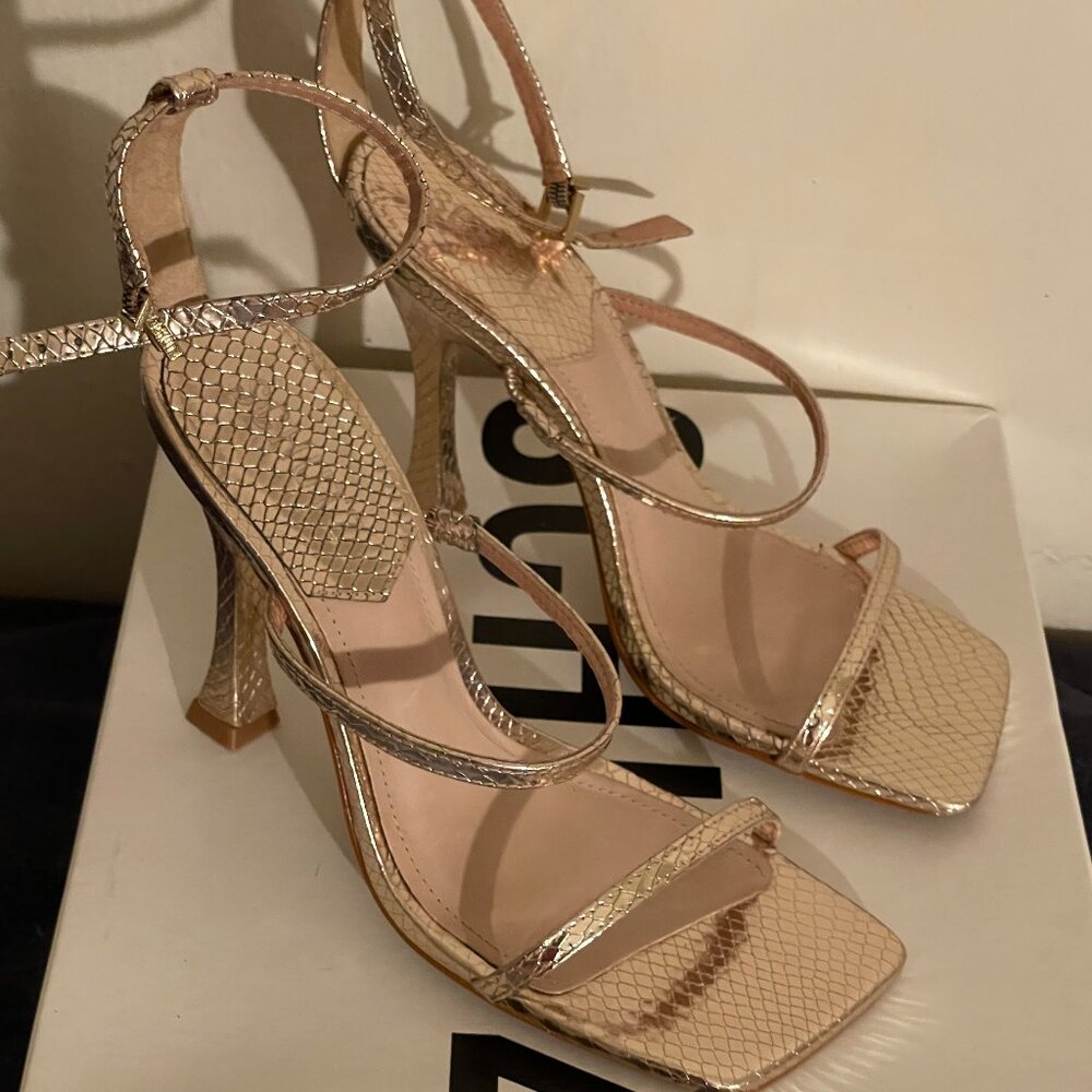 Schutz Nylla Gold Leather Strappy Sandal Heels 7